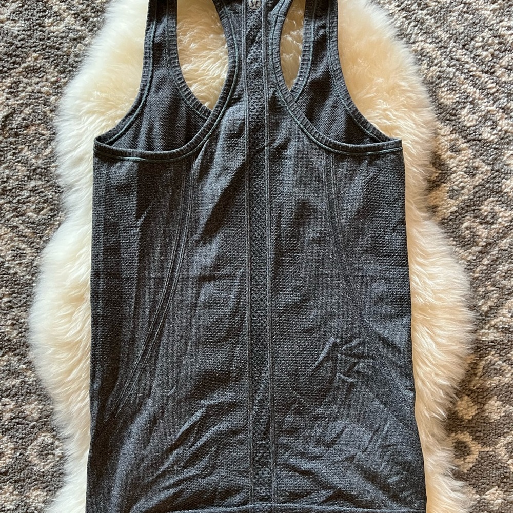 Lululemon grey swiftly tech racer back tank top. Excellent used condition